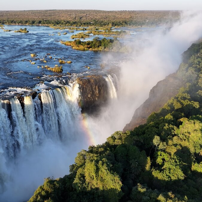 Vic Falls | © shutterstock_2484735457
