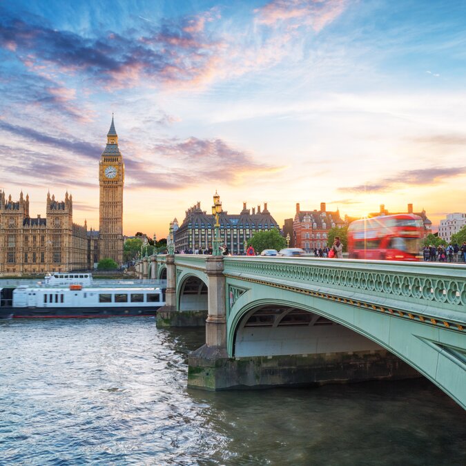 Westminster Palace, Westminster Bridge, Big Ben at sunset | © Shutterstock 652666315