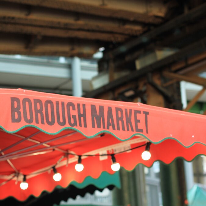 Borough market. Street food market. Outdoor market. | © Shutterstock 386286283