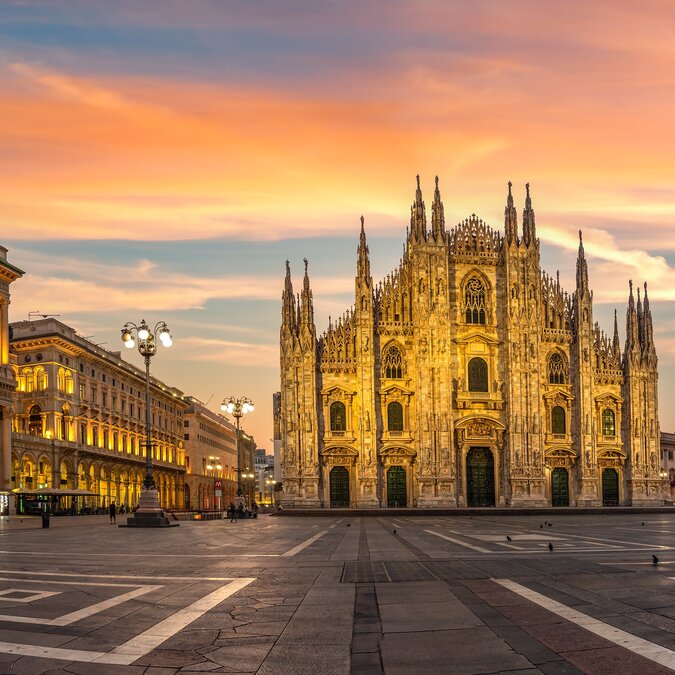Dôme de Milan au lever du soleil | © shutterstock 2450601919
