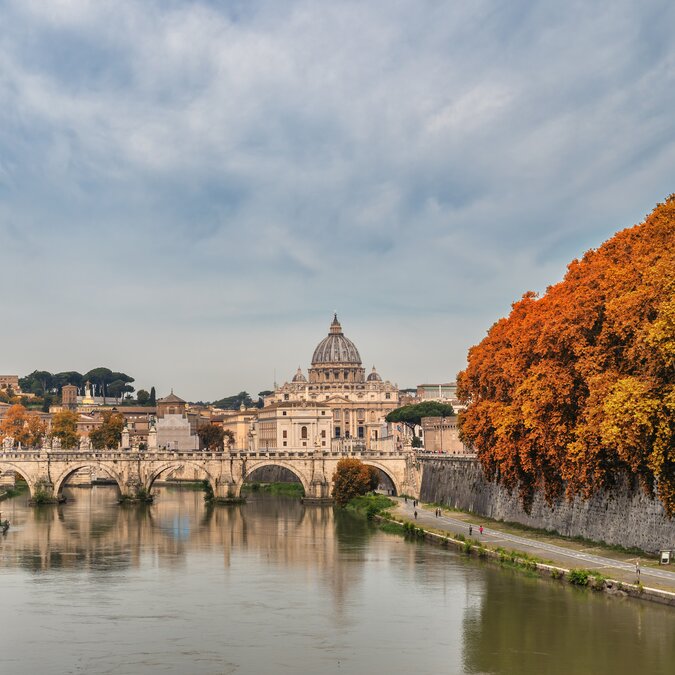 Rome skyline at Tiber River | © Shutterstock 2030090342