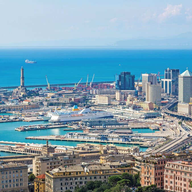 Port of genoa | © Shutterstock 268724258