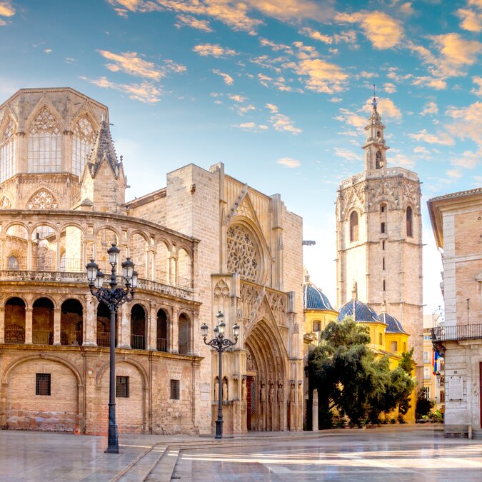 Valencia Cathedral | © shutterstock_2483078341